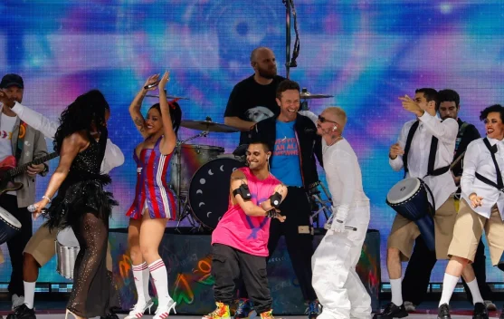 Panggung konser di stadion untuk halftime show final Piala Dunia 2026