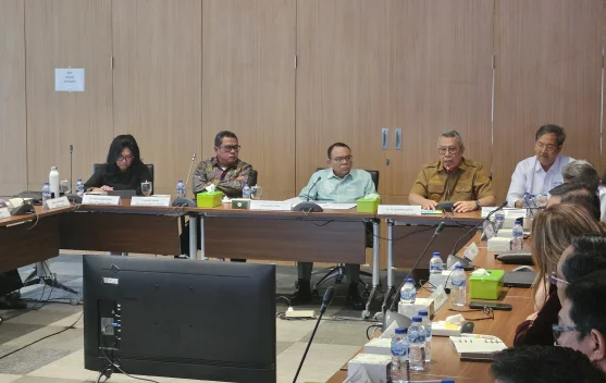 Rapat Komisi VII DPR dengan BSN di Tangerang Selatan membahas penguatan fungsi BSN