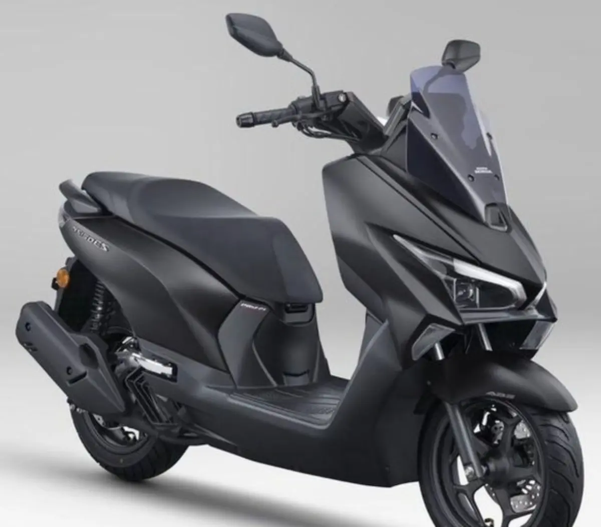 Honda NS150ES skutik 149cc bergaya PCX dan Vario dengan panel 7 inci