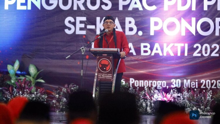 Pelantikan pengurus PAC PDI Perjuangan Ponorogo di Gedung Keniten