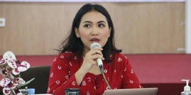 Warga terdampak antre di SPBU saat pemadaman listrik di Sumatera Utara