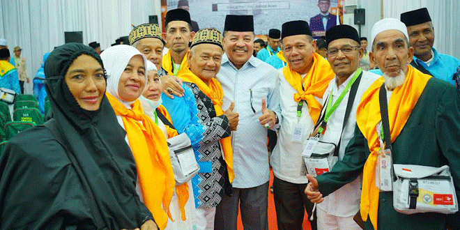 Bupati Nagan Raya menghadiri pelepasan calon haji Kloter 9 di Asrama Haji Banda Aceh