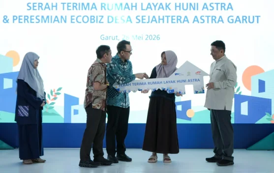 Penyerahan kunci Rumah Layak Huni dan peluncuran EcoBiz Desa Sejahtera Astra di Garut