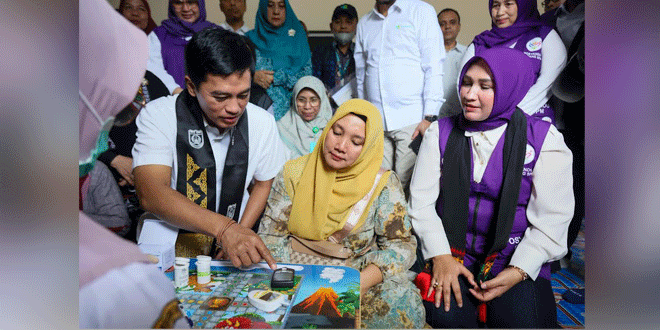 Wamenkes meninjau Posyandu dan berdialog dengan Ketua TP Posyandu Aceh