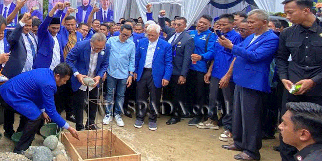 Zulkifli Hasan meletakkan batu pertama pembangunan gedung koperasi PAN Deliserdang