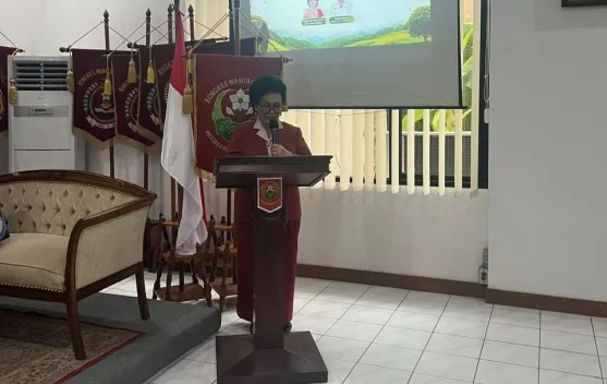 Ketua Umum KOWANI Nanie Hadi Tjahjanto berbicara di Seminar Hari Lingkungan Hidup 2026