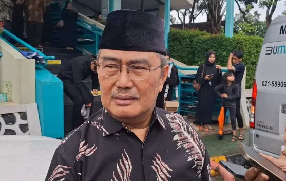 Jimly Asshiddiqie menghadiri pemakaman Ryamizard Ryacudu di TMP Kalibata