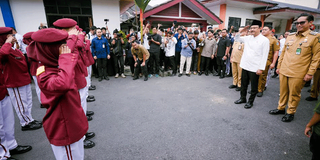 Menteri Sosial Gus Ipul saat membuka Open House Sekolah Rakyat di Medan