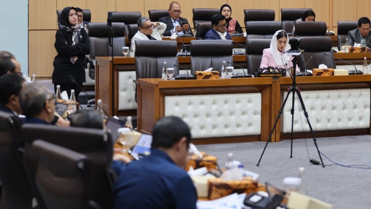 Novita Hardini berbicara di Kompleks Parlemen Senayan tentang Piala Dunia 2026
