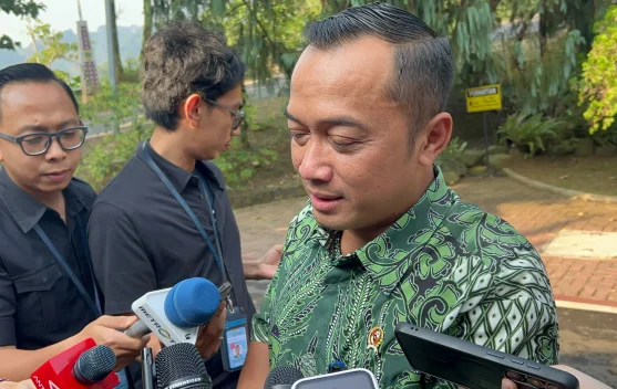 Didit Prabowo bertemu Presiden Jokowi di kediaman Solo membawa buku