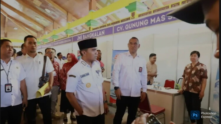 Suasana Job Fair Bangkalan 2026 di Pendopo Agung dengan pengunjung dan stan perusahaan