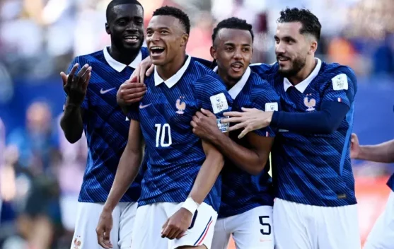 Skuad Prancis selebrasi setelah kemenangan pembuka, Mbappé sorotan jelang lawan Irak