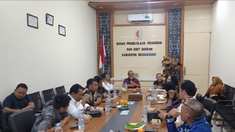 Rombongan Bapemperda Banyuwangi saat kunjungan kerja ke BPKAD Bojonegoro 26 Juni 2026