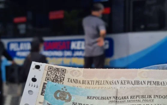 Ilustrasi cek tagihan pajak kendaraan DKI secara online melalui situs Samsat atau aplikasi JAKI