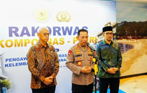 Kapolri Listyo Sigit Prabowo berbicara pada Rakorwas Kompolnas di Hotel Mercure Ancol