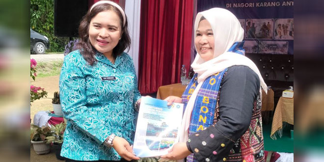 TP PKK Simalungun foto bersama Tim Monitoring TP PKK Sumut