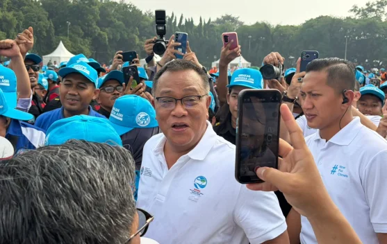Menteri Jumhur Hidayat berbicara pada Peringatan Hari Lingkungan Hidup 2026 di Cibubur