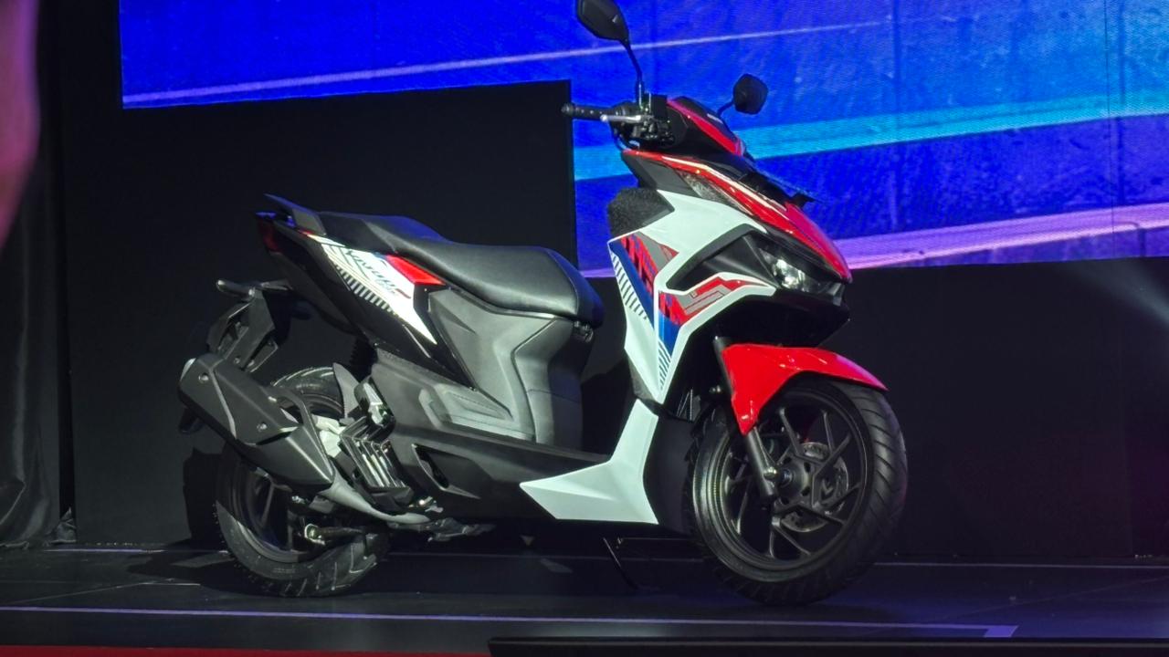 New Honda Vario Evo 160 berwarna baru dengan desain sporty dan emblem 3D