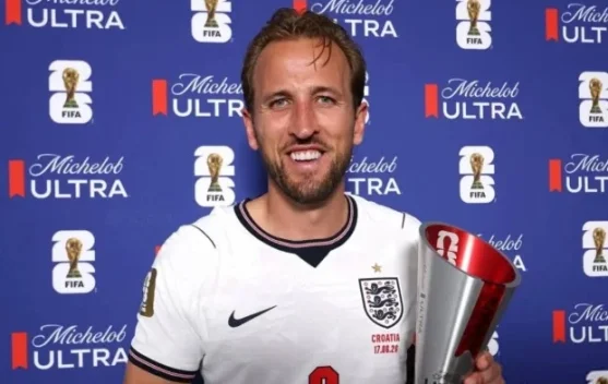 Harry Kane merayakan gol saat Inggris menang 4-2 atas Kroasia