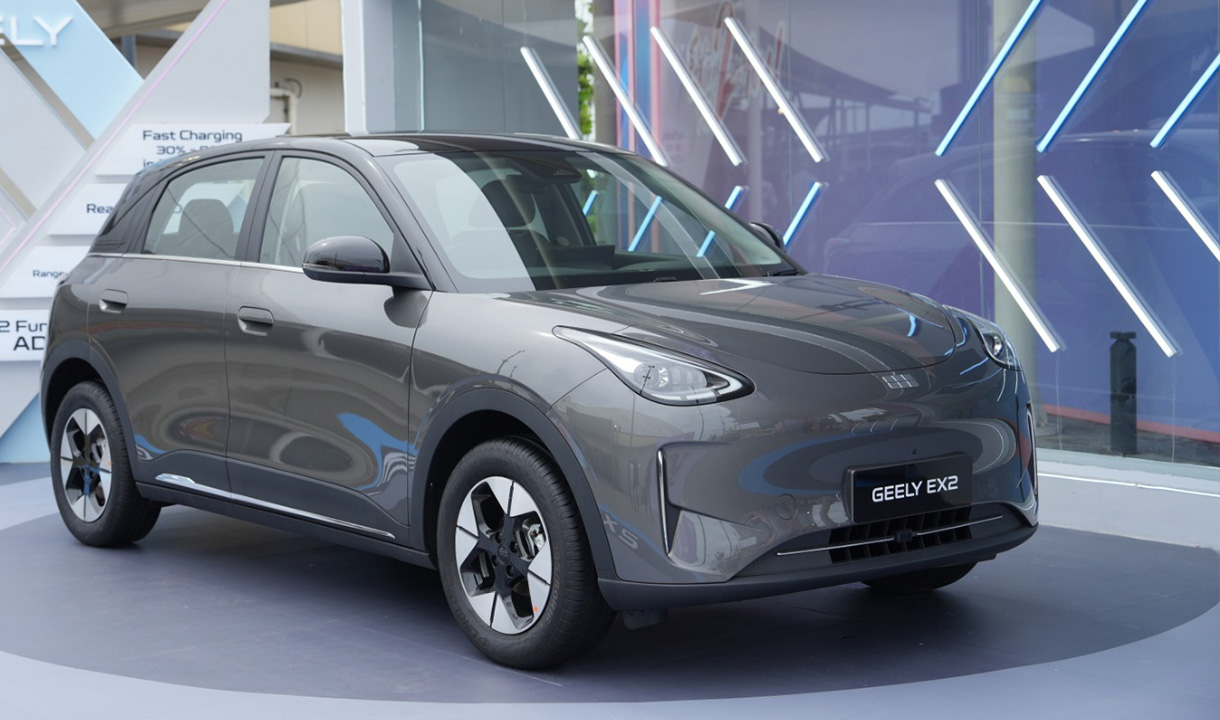 Geely EX2 menonjolkan desain dan interior lapang di jalan perkotaan