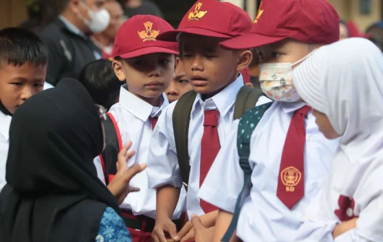 Ilustrasi pendaftaran SPMB Jakarta 2026 dan empat jalur seleksi