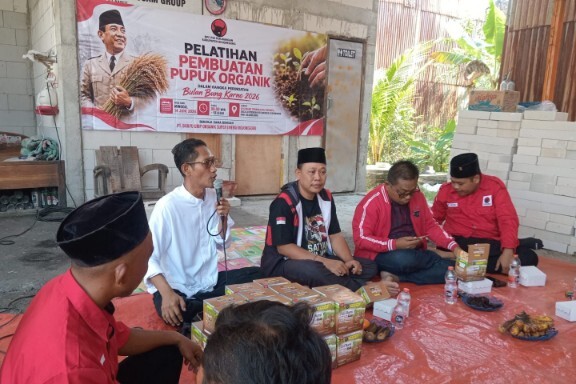 Peserta pelatihan pembuatan pupuk organik di Desa Jati Tengah, Bojonegoro