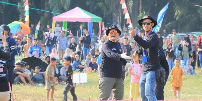 Kapolres Sergai AKBP Jhon Sitepu menutup Festival Layang-Layang Semarak Langit di Perbaungan