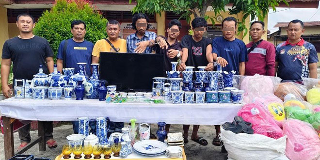 Polisi mengamankan empat tersangka kasus pencurian rumah kosong di Simalungun