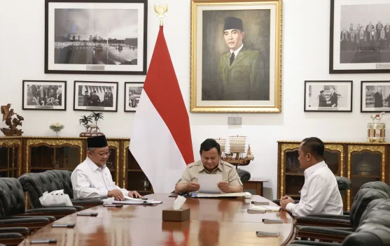 Guru penerima beasiswa melanjutkan pendidikan D4/S1 melalui skema RPL