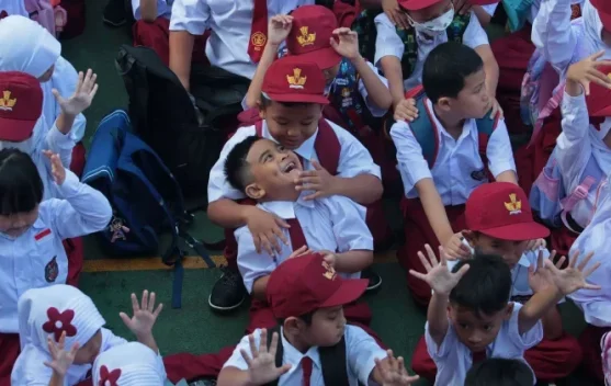 Antrian pendaftaran siswa baru untuk program RSSG di Depok 2026