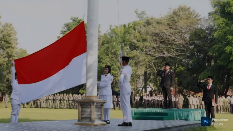 Bupati Bangkalan Lukman Hakim meluncurkan Program Satu Desa Satu Sarjana