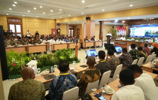 Mendagri Tito Karnavian berbicara di Silaturahmi Forkopimda Regional Jawa-Bali di Yogyakarta