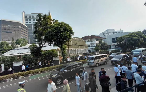 Persiapan upacara Pancasila di depan Gedung Pancasila, Kementerian Luar Negeri Jakarta