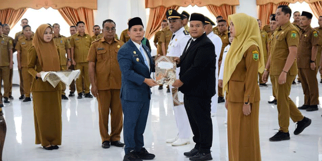 Bupati Palas melantik pejabat di Aula Kantor Bupati pada 22 Juni 2026