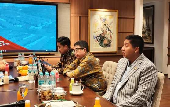 Menteri PKP dan Gubernur Sultra membahas rencana KUR Perumahan