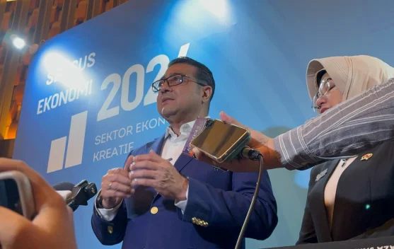 Menteri Ekraf Teuku Riefky Harsya menyampaikan capaian ekonomi kreatif 2025 di Jakarta