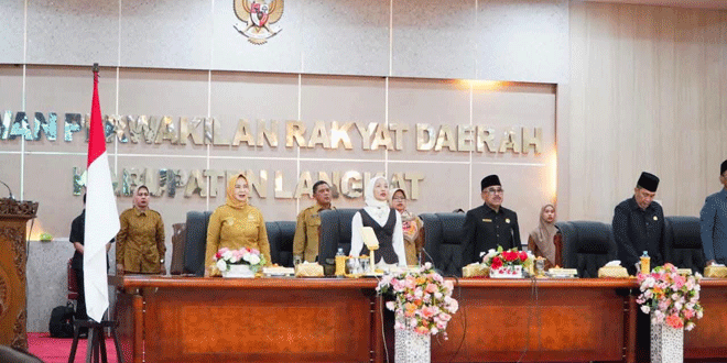 Wakil Bupati Langkat Tiorita Br. Surbakti hadir pada rapat paripurna pembentukan Pansus Optimalisasi PAD