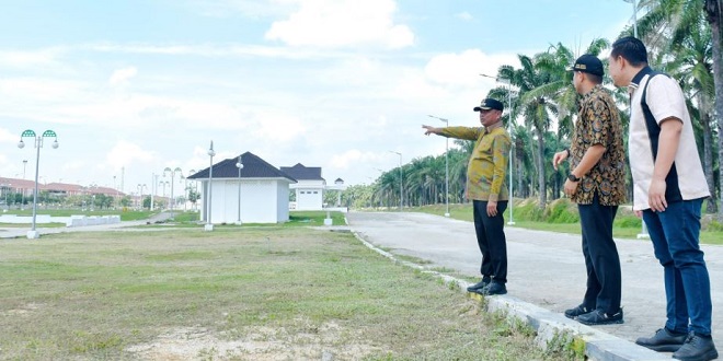 Peninjauan Alun-Alun Sergai di Desa Firdaus, Kecamatan Sei Rampah oleh pejabat daerah