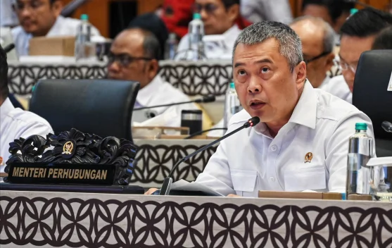 Menteri Perhubungan Dudy Purwagandhi menyampaikan laporan realisasi anggaran di Kompleks Parlemen
