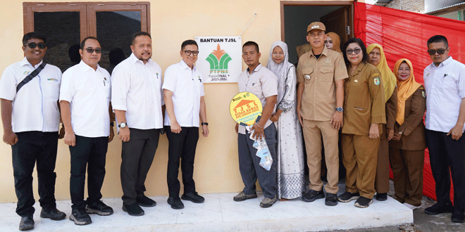 Serah terima bedah rumah PTPN IV di Desa Tebing Tinggi, Tanjung Beringin