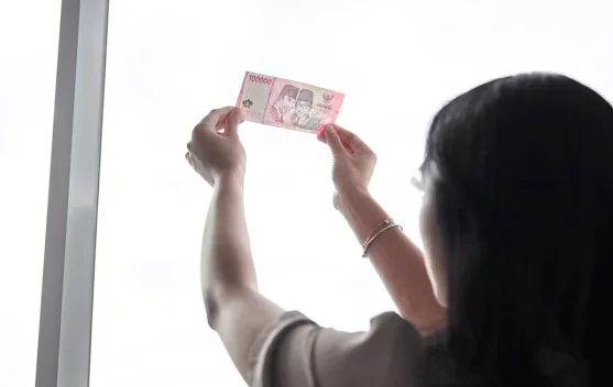 Grafik penurunan rupiah terhadap dolar AS ke level Rp17.966 pada penutupan perdagangan