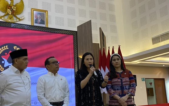 Wamen PPPA Veronica Tan menyampaikan pembentukan Satgas penanganan kekerasan anak di konferensi pers