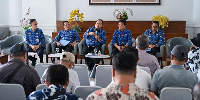 Ilustrasi pertemuan IMT-GT di Sumatera Utara dengan peta dan delegasi
