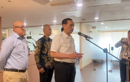 Ilustrasi pendaftaran bantuan sosial digital menggunakan NIK dan verifikasi wajah