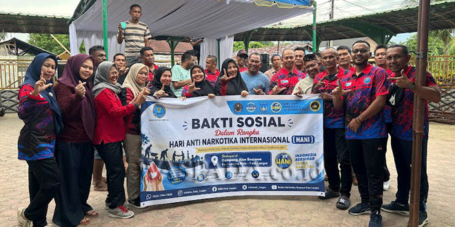 Suasana donor darah dan gotong royong BNN Kota Langsa di Gampong Alue Beurawe