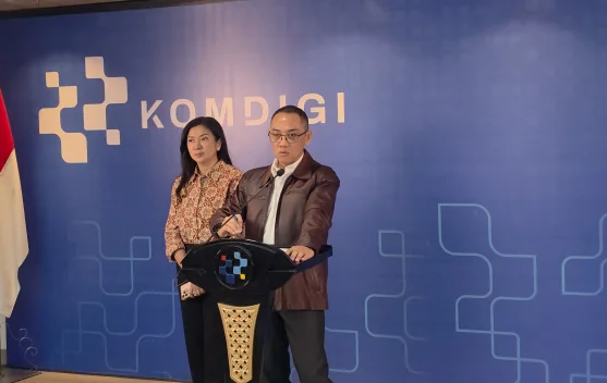 Ilustrasi pengawasan konten daring terkait judi online oleh Kemkomdigi