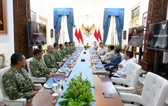 Pemasangan pipa dan sumur bor oleh TNI di wilayah terpencil untuk akses air bersih