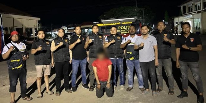Petugas kepolisian mengamankan terduga pelaku pelecehan anak