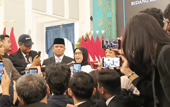 Kepala BGN Nanik Sudaryati Deyang menyampaikan pembenahan program MBG di Istana Negara