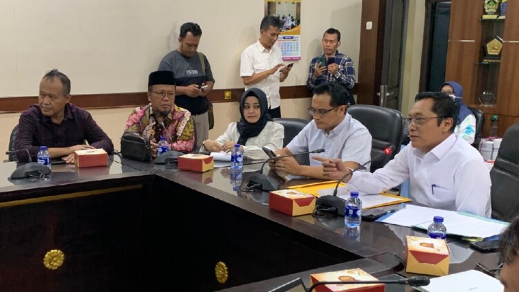 Rapat DPRD Jember membahas rencana pembangunan Batalyon TP di Kecamatan Silo